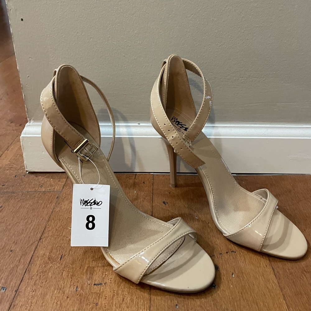 Nude strap heel
